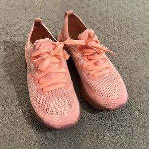 Pink Nike Epic Reacts